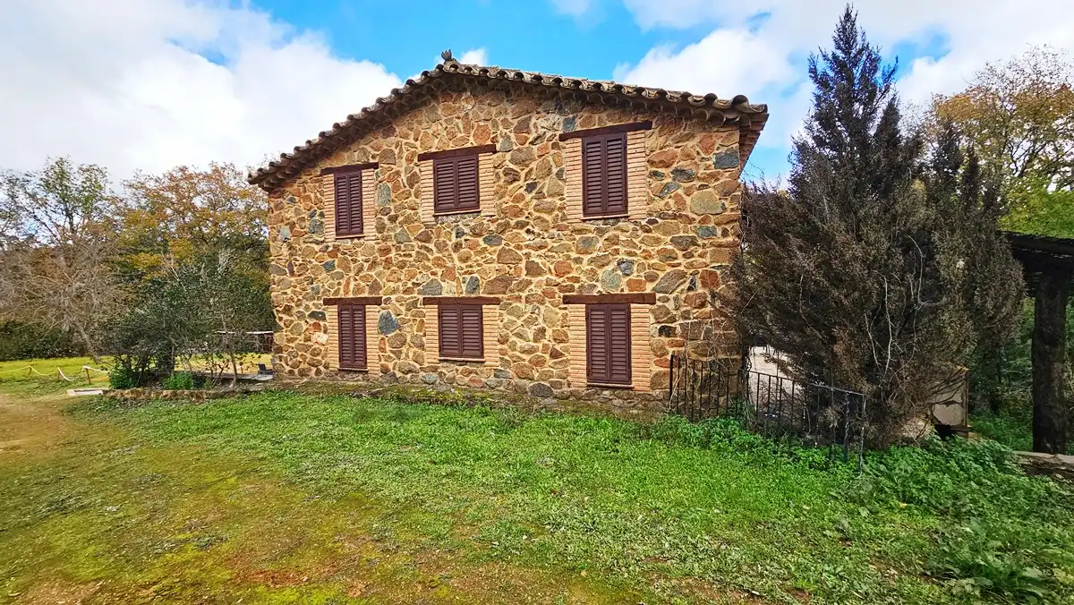 Vista exterior de Finca rústica en venta en Galaroza con Calefacción, Jardín privado y Terraza