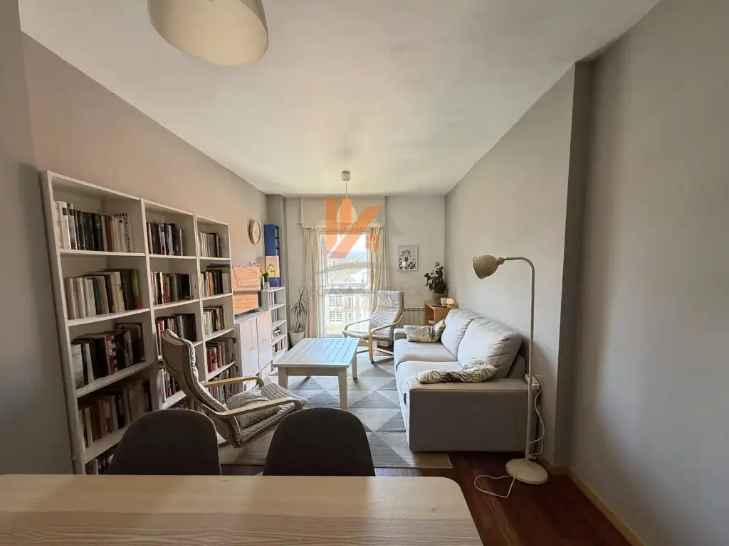 Wohnzimmer von Maisonette zum Verkauf in Ames mit Möbliert