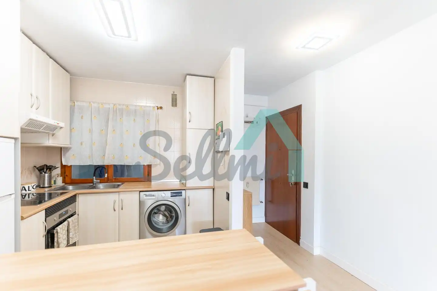 Flat for rent in Calle Gregorio Marañon, Vallobín