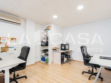 Business premises for sale in Calle INGENIERO RAFAEL JANINI