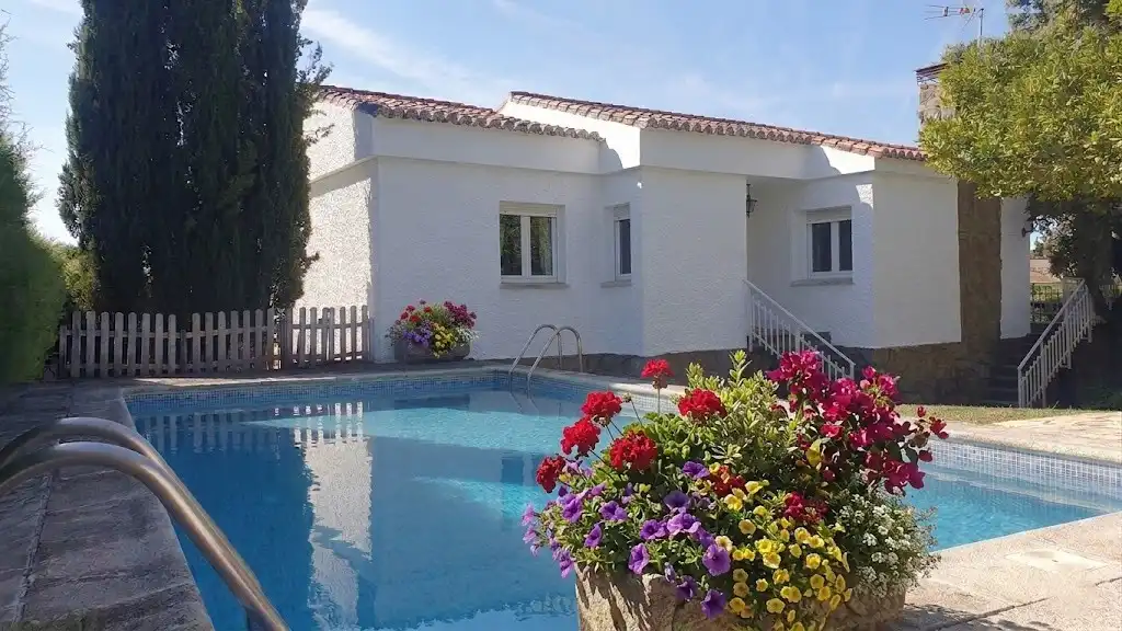 Piscina de Casa o xalet en venda en Valdemorillo amb Calefacció, Jardí privat i Terrassa