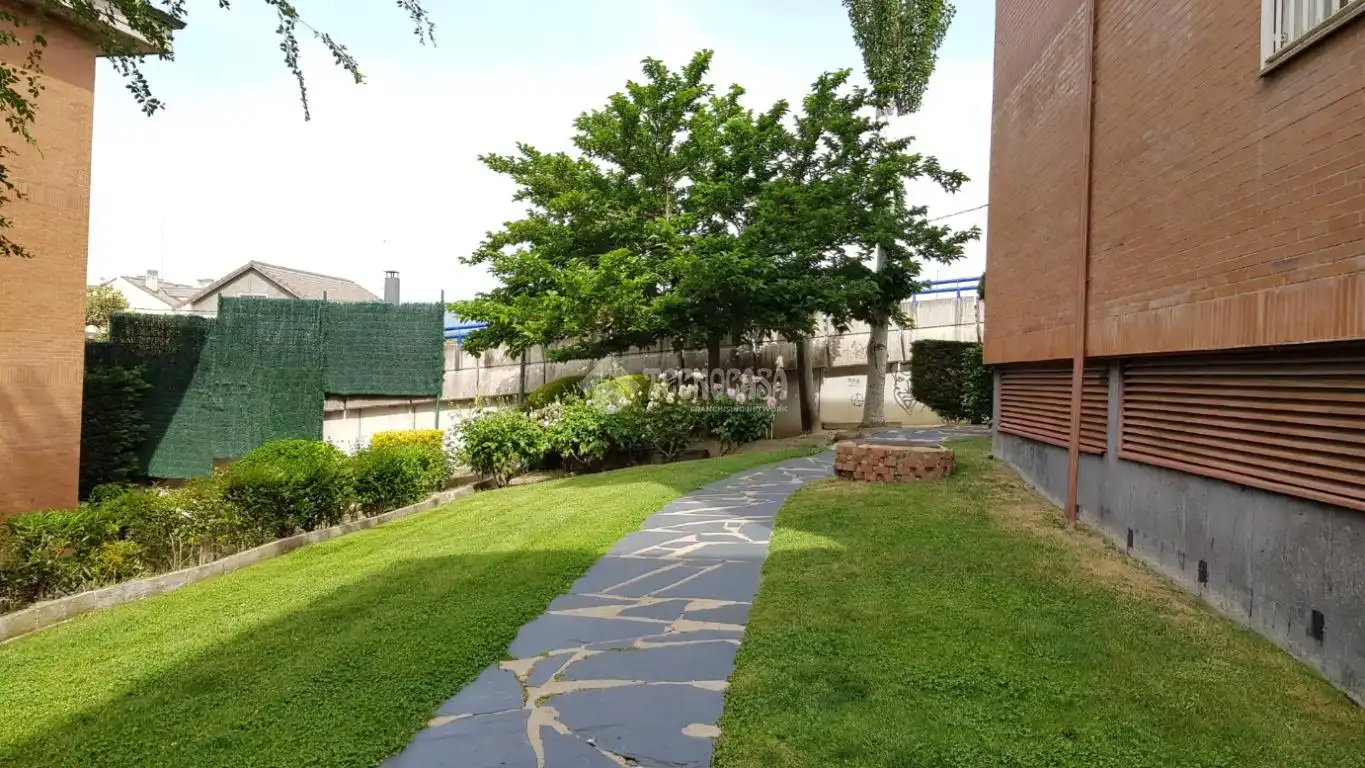 Jardín de Piso en venta en Collado Villalba con Aire acondicionado, Calefacción y Terraza