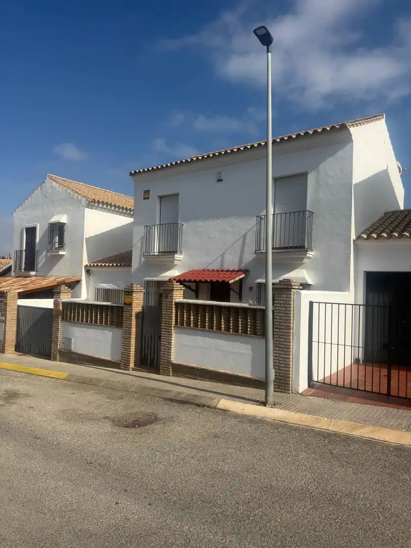 Adossat amb terrassa en venda a Núcleo urbano, imagen 3