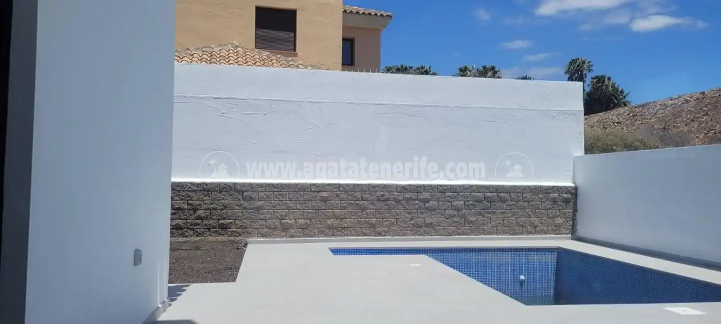 Vista exterior de Casa o chalet en venta en San Miguel de Abona con Terraza y Piscina