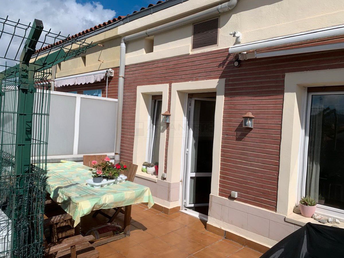 Terraza de Ático en venta en Vitoria - Gasteiz con Calefacción, Parquet y Terraza