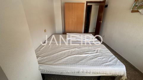 Foto 3 de Piso de alquiler en Avinguda de la Constitució, Torrefiel, Valencia