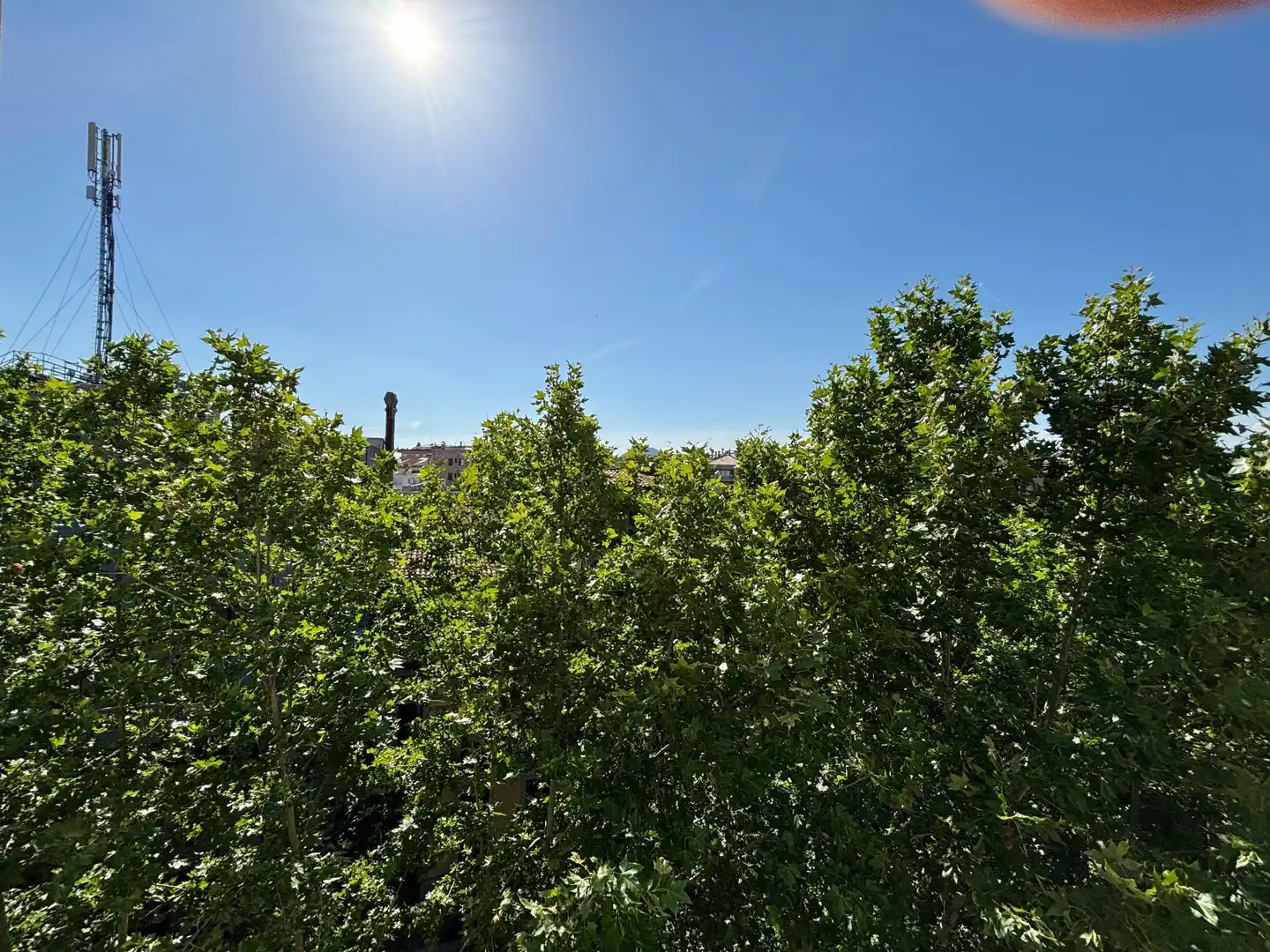Vista exterior de Oficina en venda en Manresa amb Aire condicionat