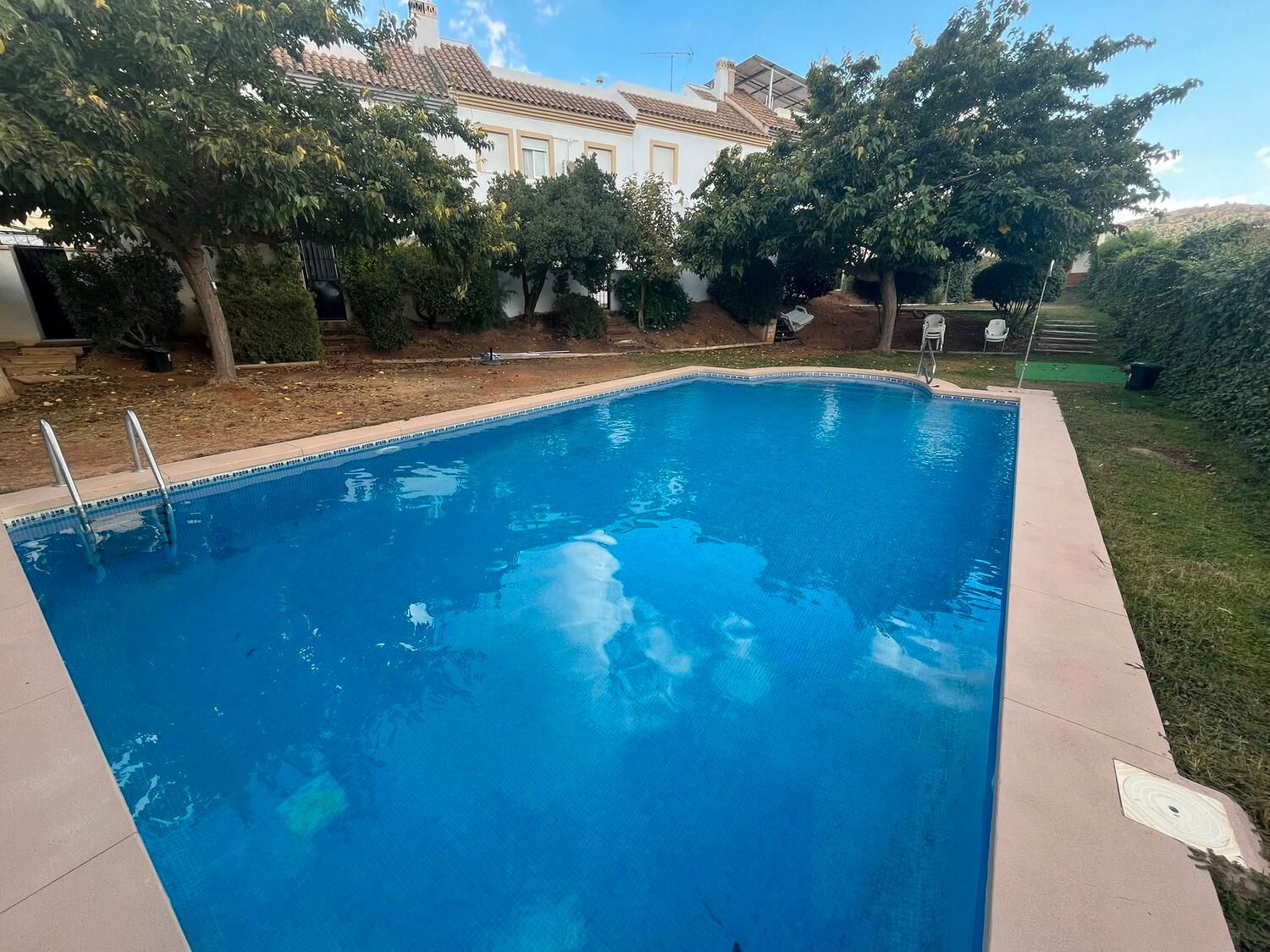 Piscina de Casa adosada en venda en Mollina amb Aire condicionat, Calefacció i Terrassa