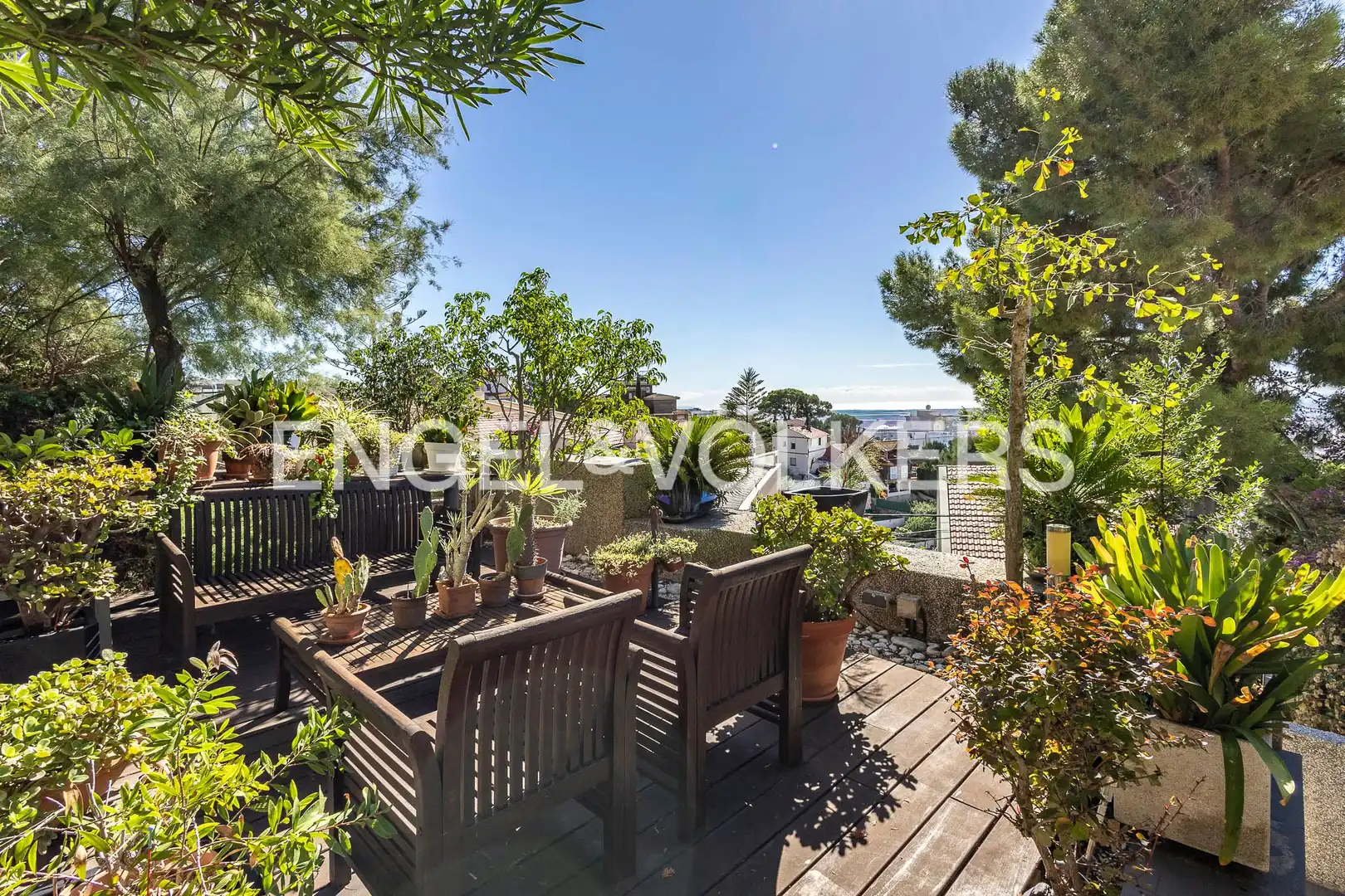 Casa con balcón en venta en La Miranda, imagen 3