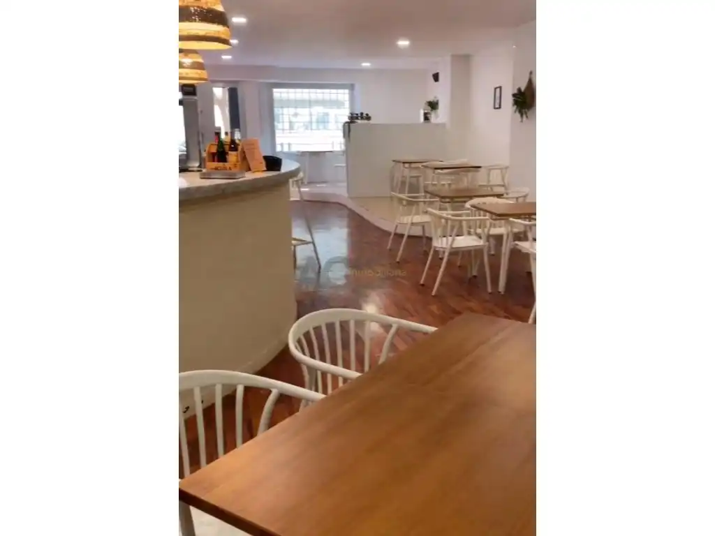 Gewerbefläche zur Miete in Carrer de Jaume Roig (PUB TARONJA)