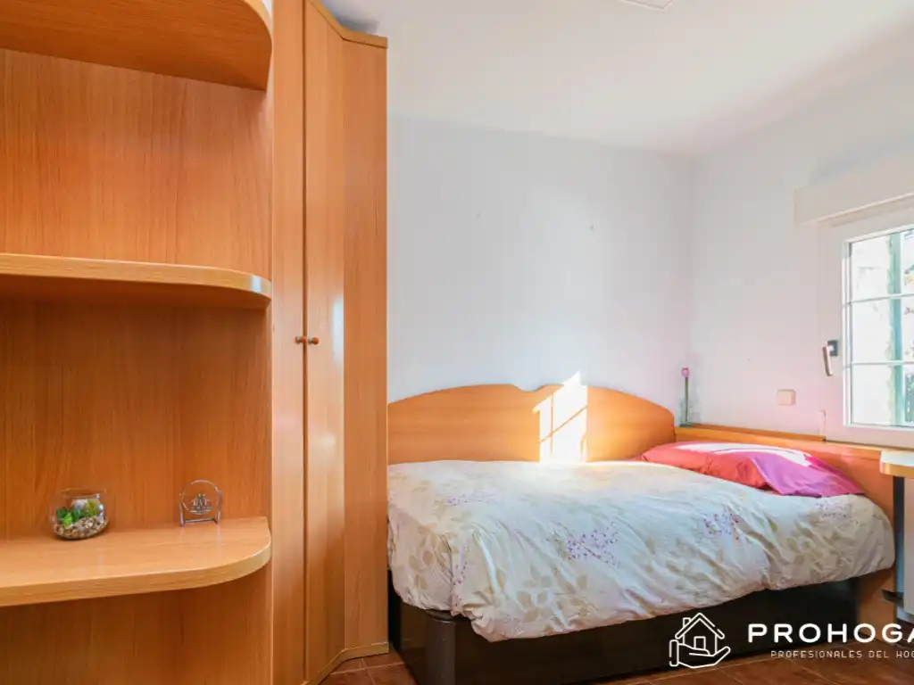 Habitación de Casa adosada en venta en Colmenar Viejo con Amueblado y Domótica