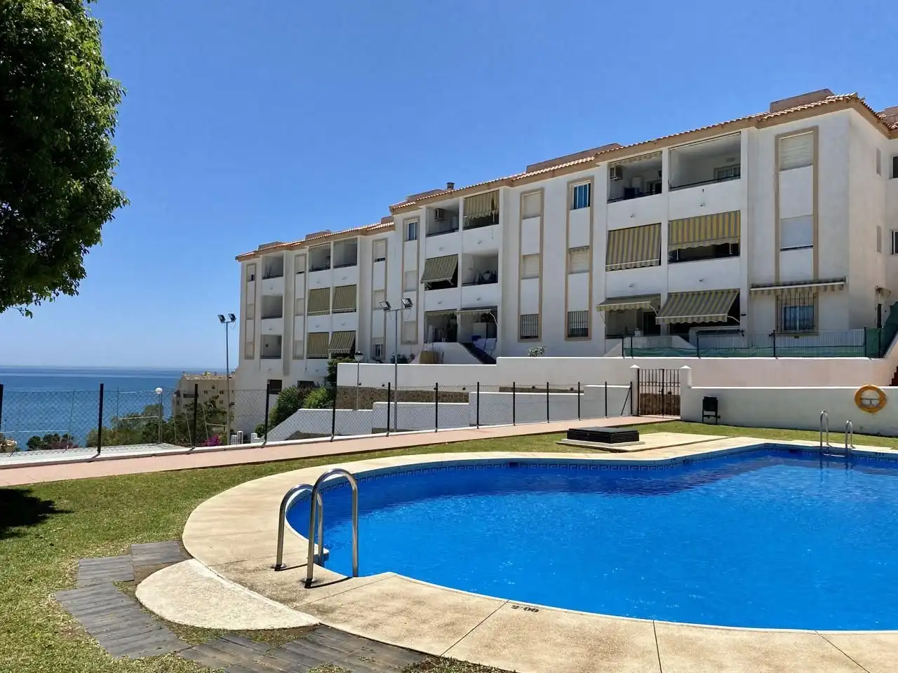 Vista exterior de Piso de alquiler en Benalmádena con Calefacción, Terraza y Trastero