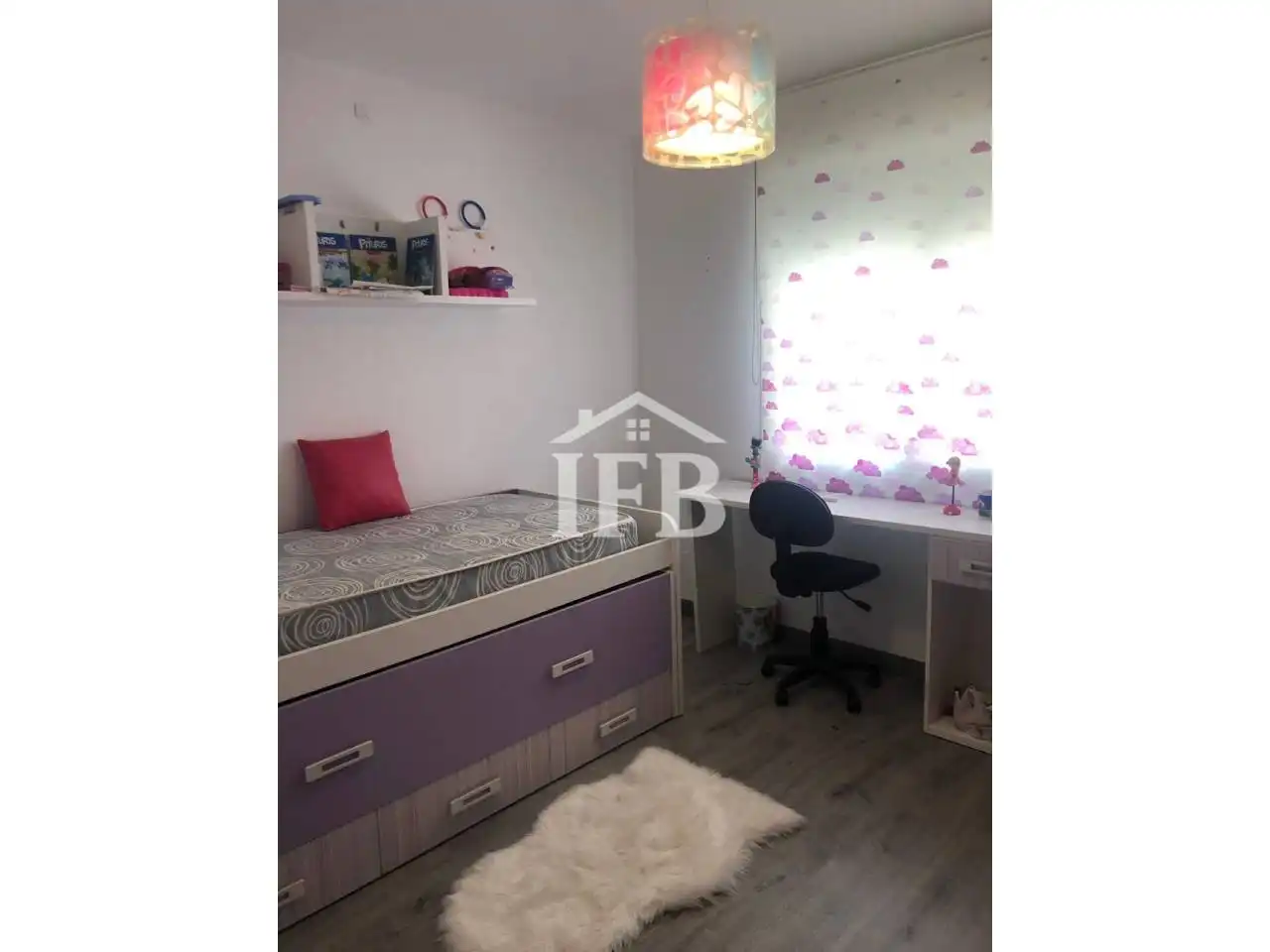 Dormitori de Casa adosada de lloguer en Badajoz amb Aire condicionat, Calefacció i Moblat