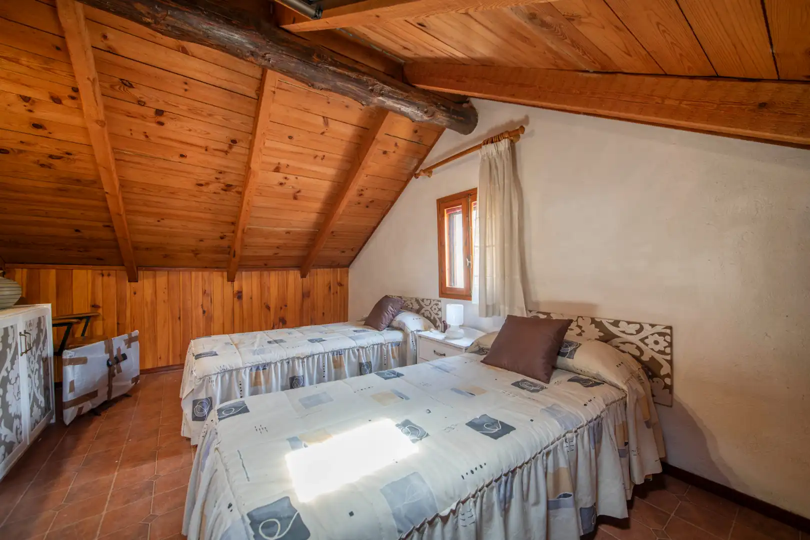 Schlafzimmer von Country house zum Verkauf in La Torre de Claramunt mit Privatgarten, Terrasse und Möbliert