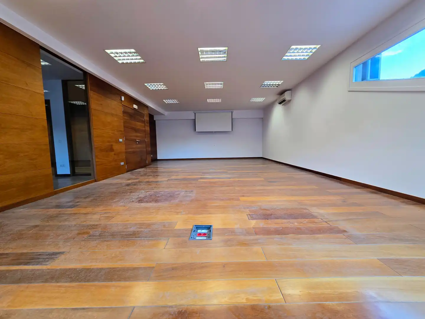 Office for rent in Aiguafreda  with Air Conditioner, Heating and Internet