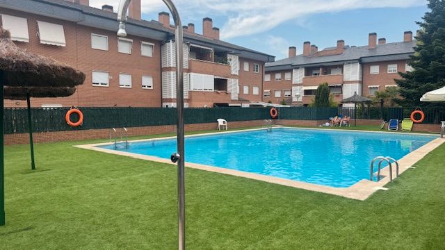 Piscina de Piso de alquiler en Las Rozas de Madrid con Aire acondicionado, Calefacción y Trastero