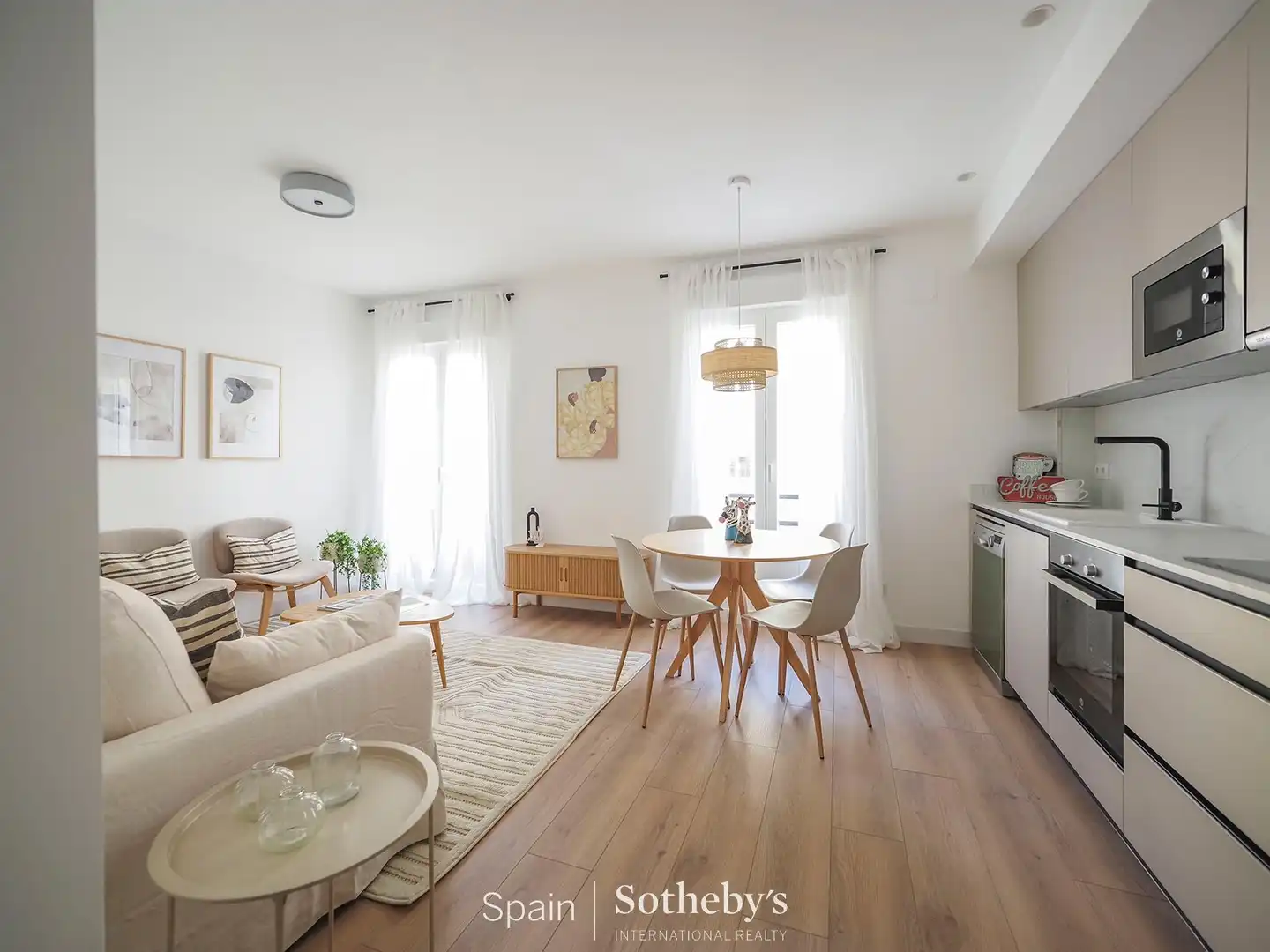 Sala d'estar de Apartament en venda en Madrid amb Aire condicionat i Calefacció