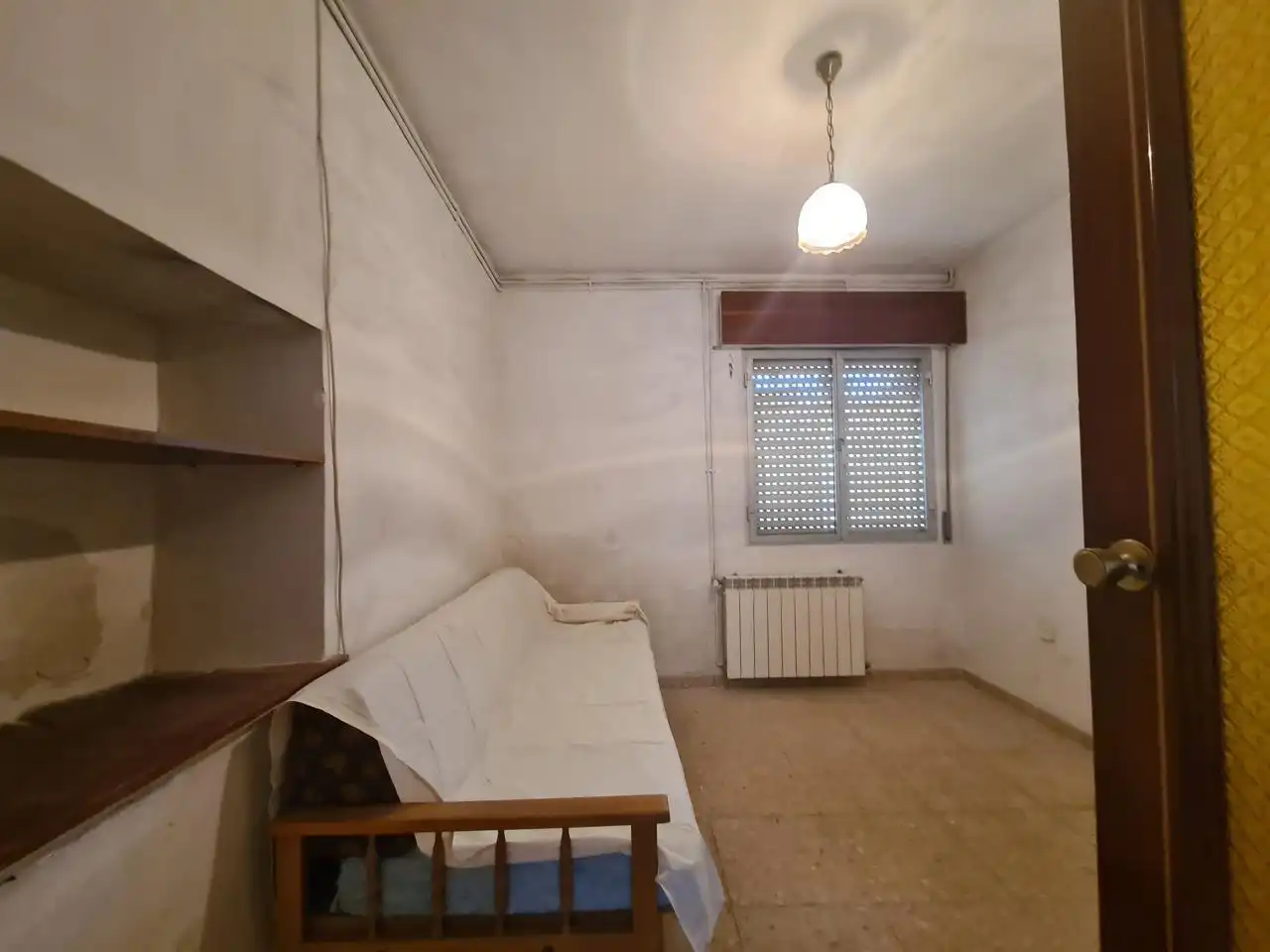Sala de estar de Casa adosada en venta en La Adrada  con Balcón