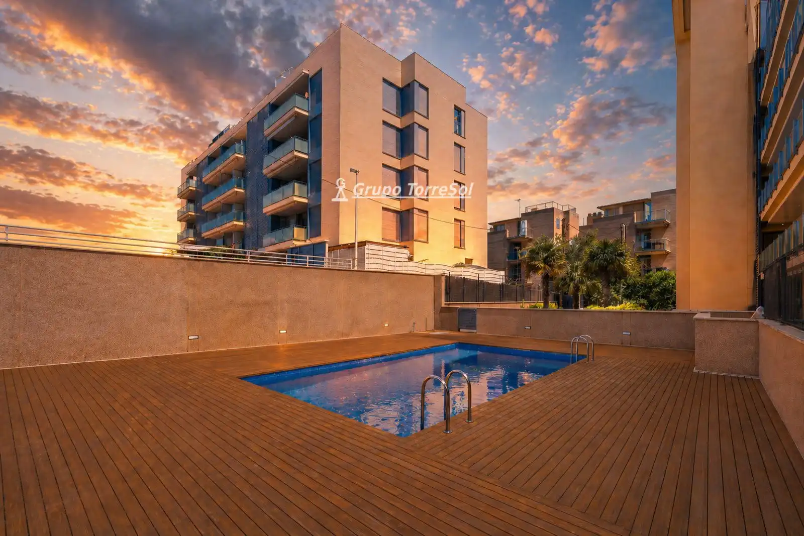 Swimming pool of Attic for sale in Torredembarra  with Air Conditioner, Heating and Terrace