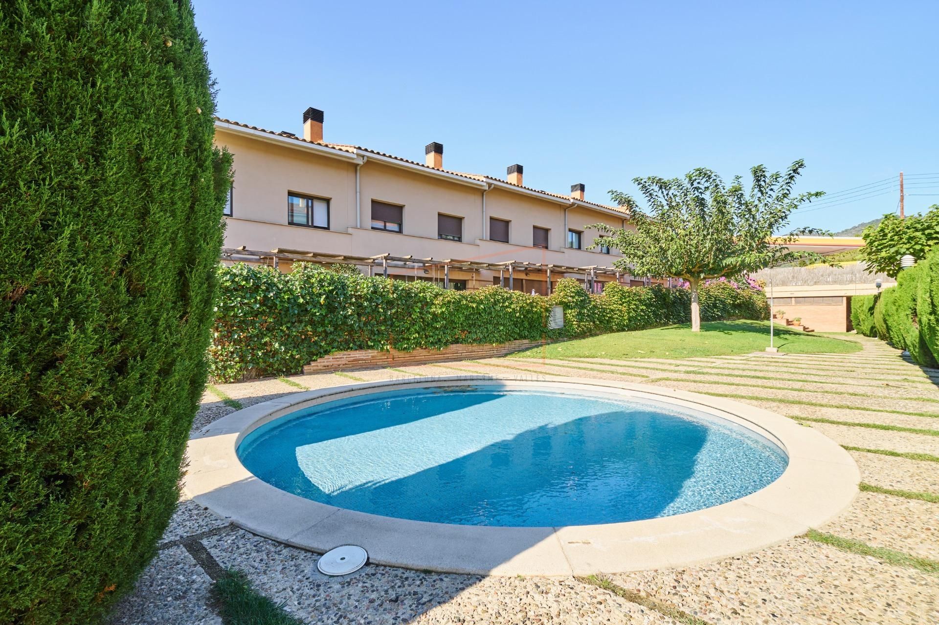 Garden of Single-family semi-detached for sale in Cabrils  with Air Conditioner, Heating and Private garden