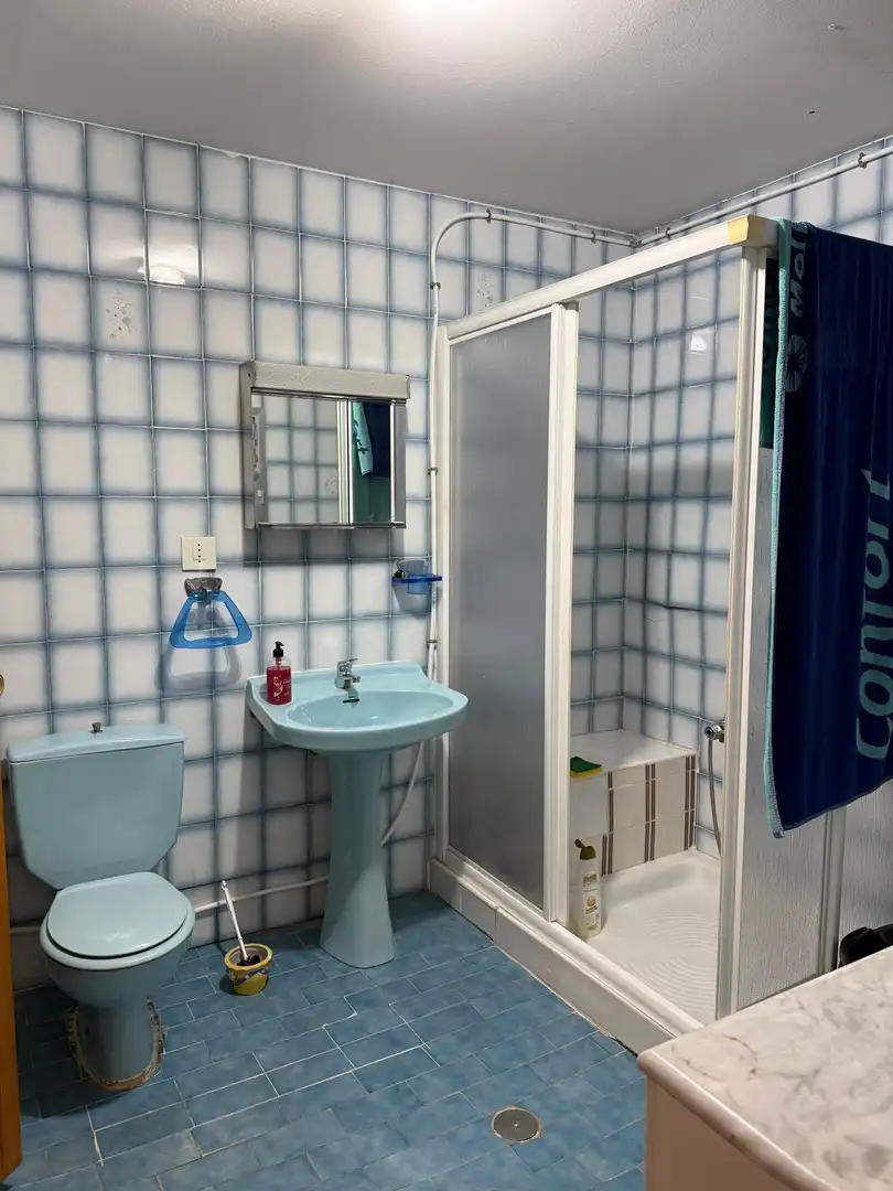 Bathroom of Flat for sale in Candeleda  with Air Conditioner and Furnished