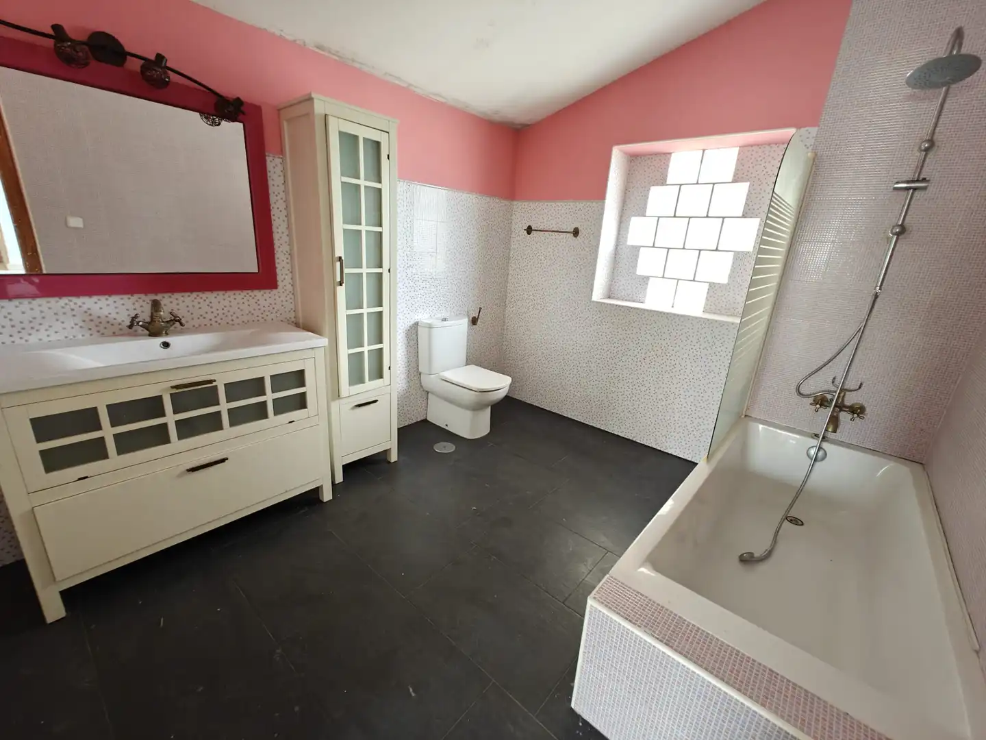 Bathroom of Houses for sale in Huecas