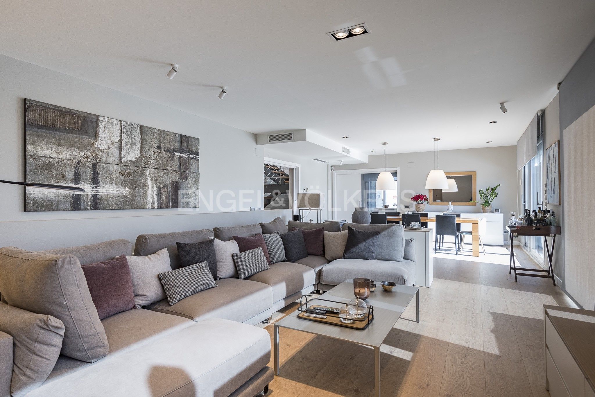 Sala d'estar de Casa o xalet en venda en Sant Cugat del Vallès amb Aire condicionat, Calefacció i Jardí privat