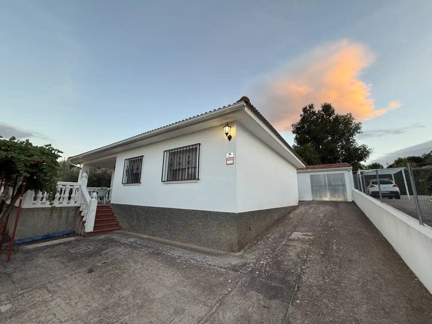 Vista exterior de Casa o chalet en venta en Illana con Calefacción, Jardín privado y Terraza