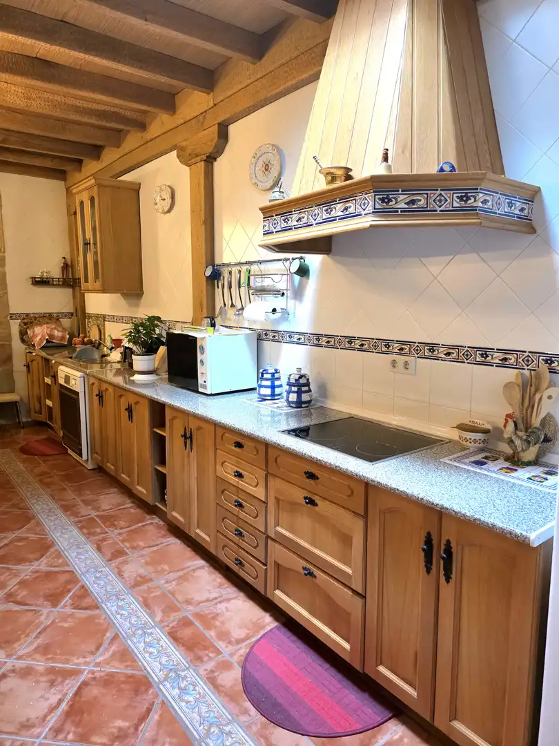 Küche von Einfamilien-Reihenhaus zum Verkauf in Castro-Urdiales mit Heizung, Privatgarten und Parkett