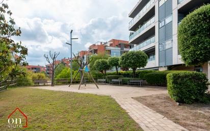 Exterior view of Flat for sale in Sant Cugat del Vallès  with Air Conditioner, Heating and Oven