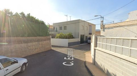VIVIENDA UNIFAMILIAR EN VENTA  CON TERRENO Y ALMACENES