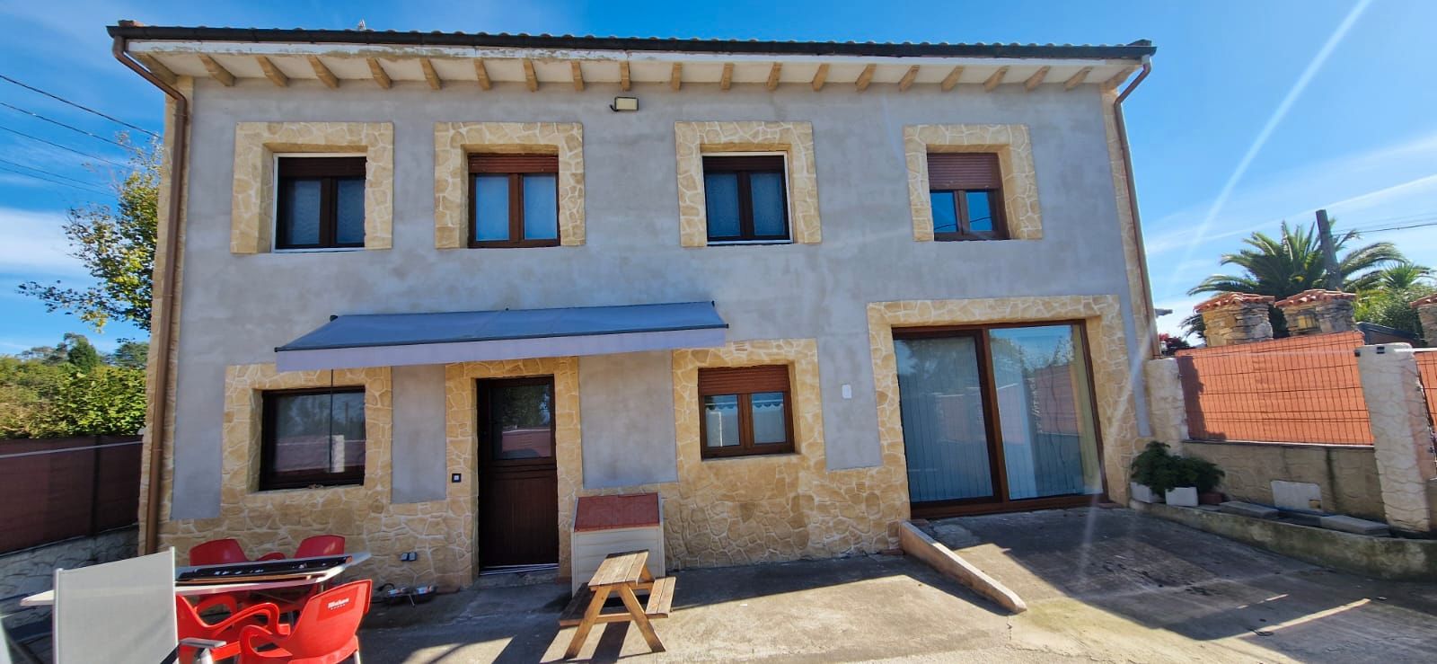 Vista exterior de Casa o xalet en venda en Siero amb Calefacció, Jardí privat i Traster