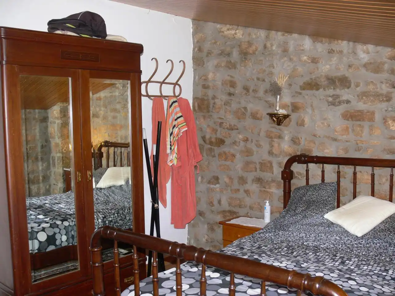 Dormitori de Finca rústica en venda en Guissona amb Calefacció, Jardí privat i Terrassa