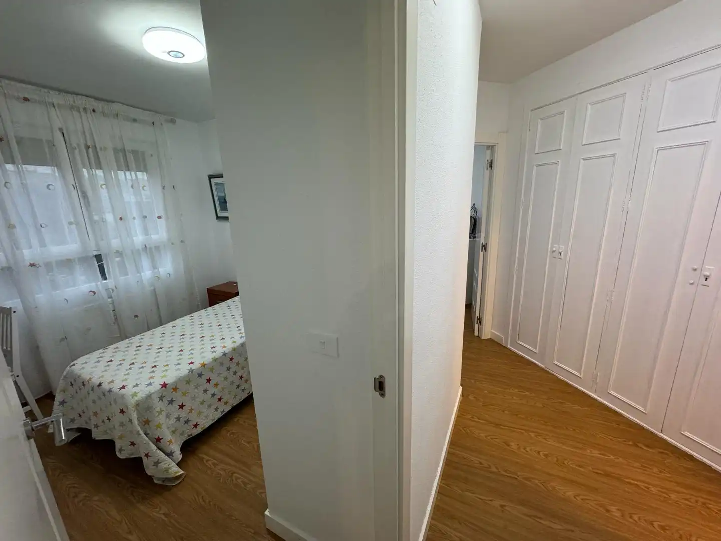 Habitación de Apartamento de alquiler en Burgos con Calefacción, Parquet y Amueblado