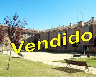 Exterior view of Flat for sale in Medina del Campo  with Heating, Private garden and Parquet flooring