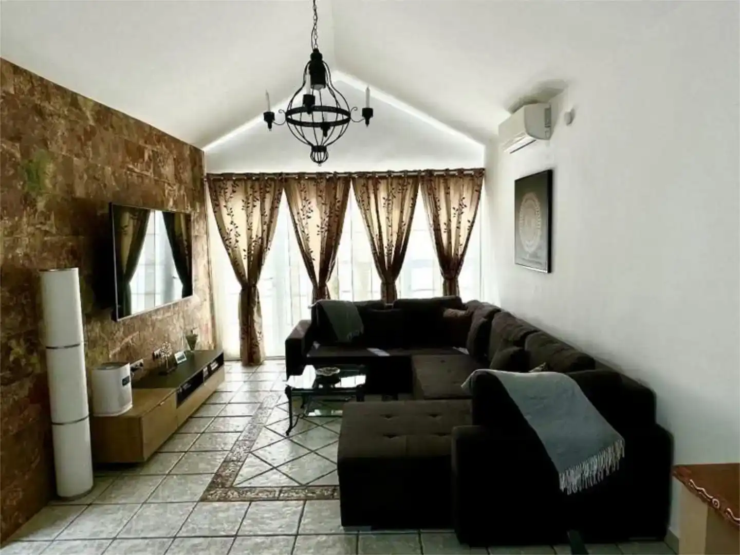 Sala d'estar de Casa o xalet en venda en Arrecife amb Aire condicionat i Piscina