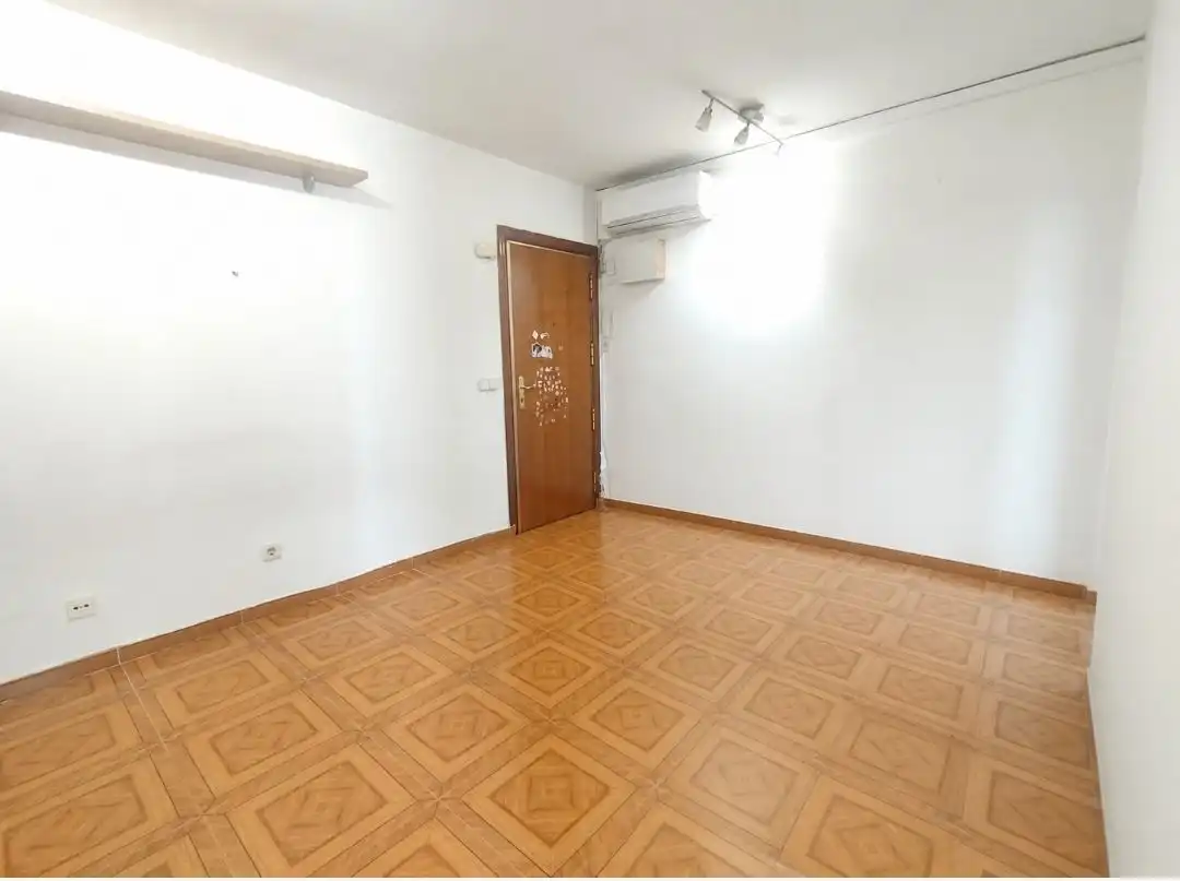 Flat for sale in Getafe  with Air Conditioner, Heating and Furnished