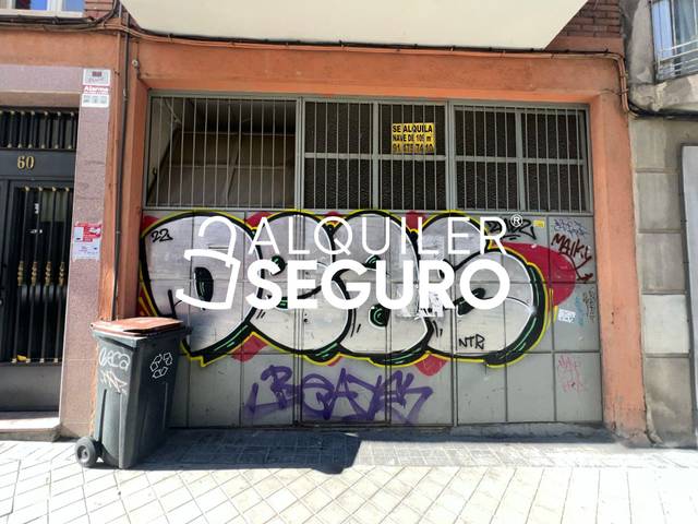 Local comercial en Alquiler en Calle De Ramón Luján en Almendrales