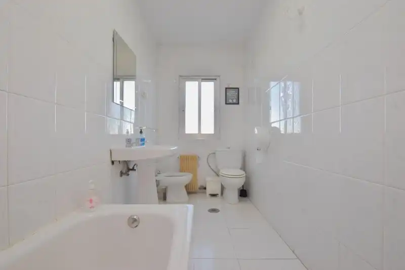 Edificio en venta en Avenida Palos de la Frontera, 3, Santa Fe