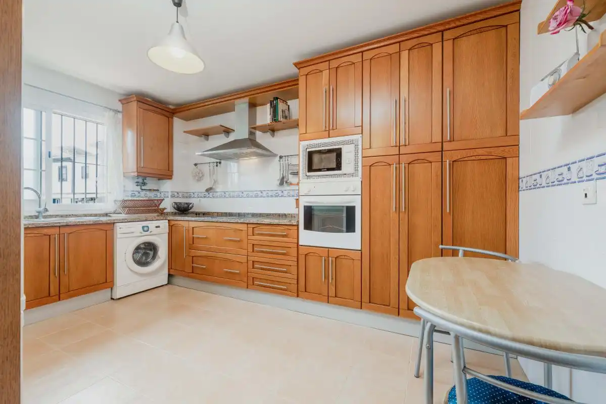 Cocina de Casa adosada en venta en Espartinas con Calefacción y Amueblado