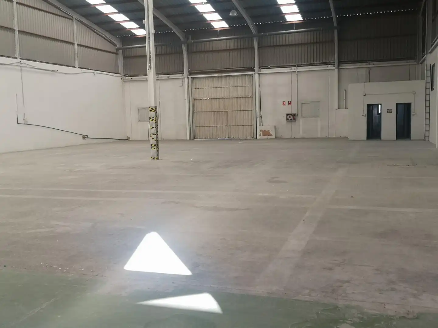 Industrial buildings for rent in Picassent