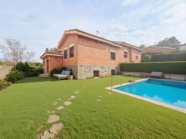 Casa con balcón en venta en Sant Esteve Sesrovires