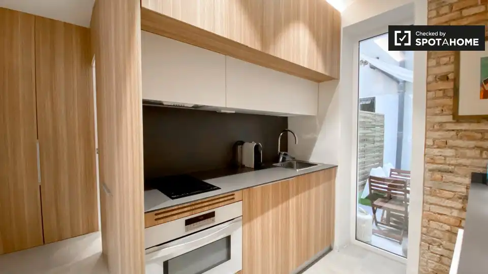 Kitchen of Flat for rent in Valencia  with Air Conditioner, Heating and Furnished