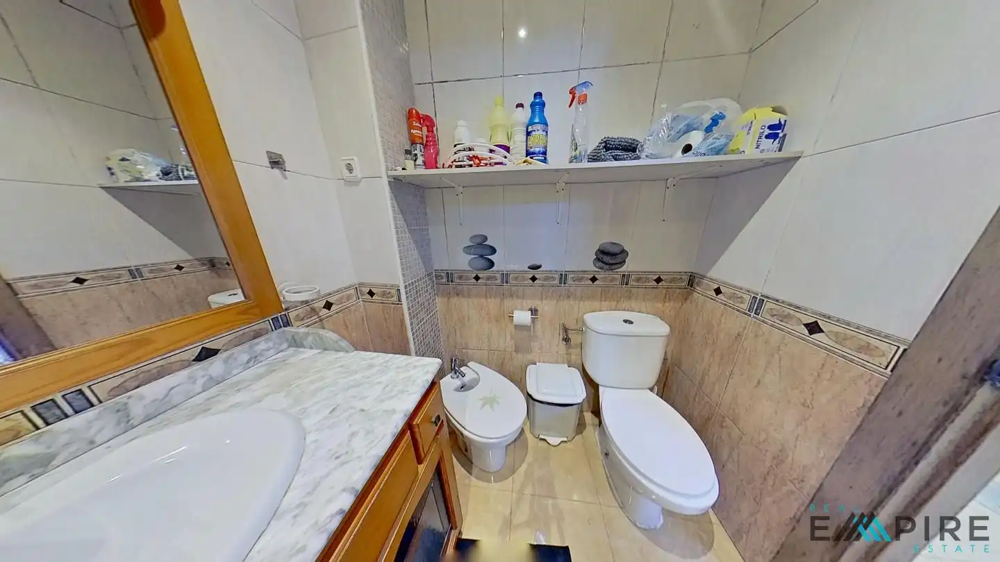 Bathroom of Ground floor for sale in Getafe  with Air Conditioner and Heating