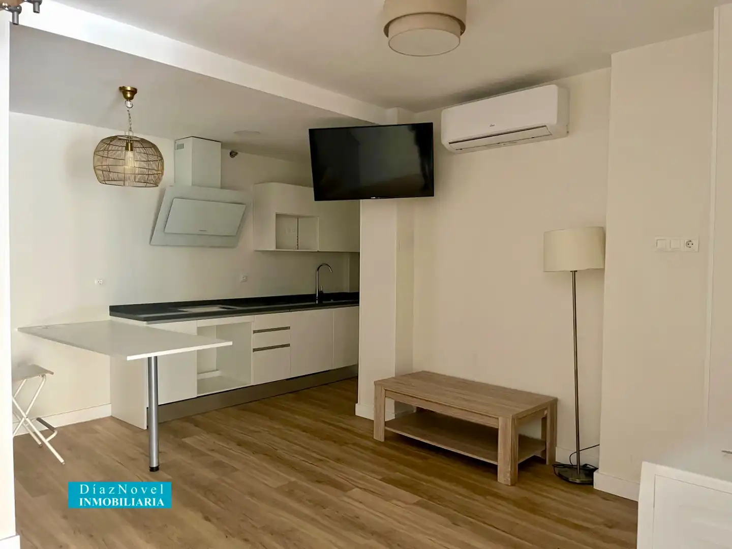 Cocina de Local en venta en Málaga con Aire acondicionado, Calefacción y Parquet