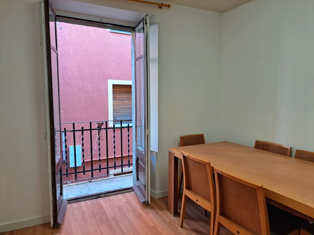 Apartment for sale in Carrer Miquel Bernades, 7