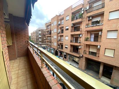 Exterior view of Flat for sale in Quart de Poblet  with Air Conditioner and Balcony