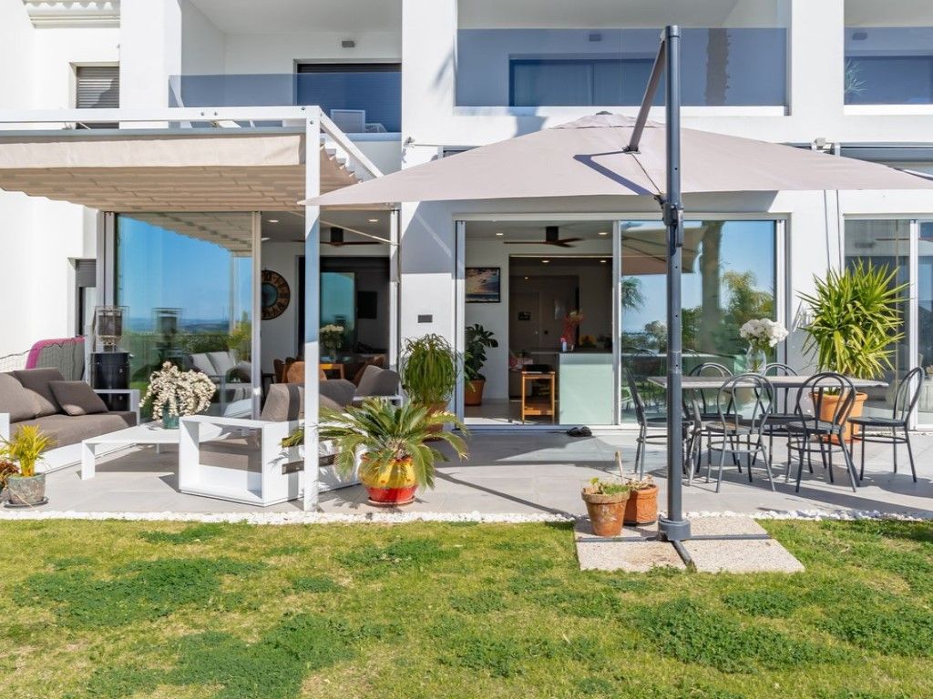 Terrassa de Apartament en venda en Estepona amb Aire condicionat, Calefacció i Jardí privat