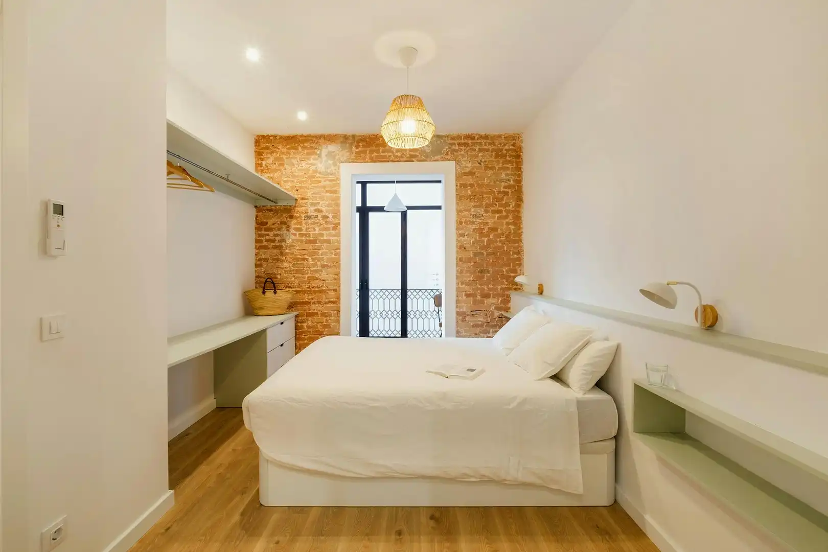 Schlafzimmer von Wohnung zur untervermieten in Barcelona mit Klimaanlage, Heizung und Möbliert