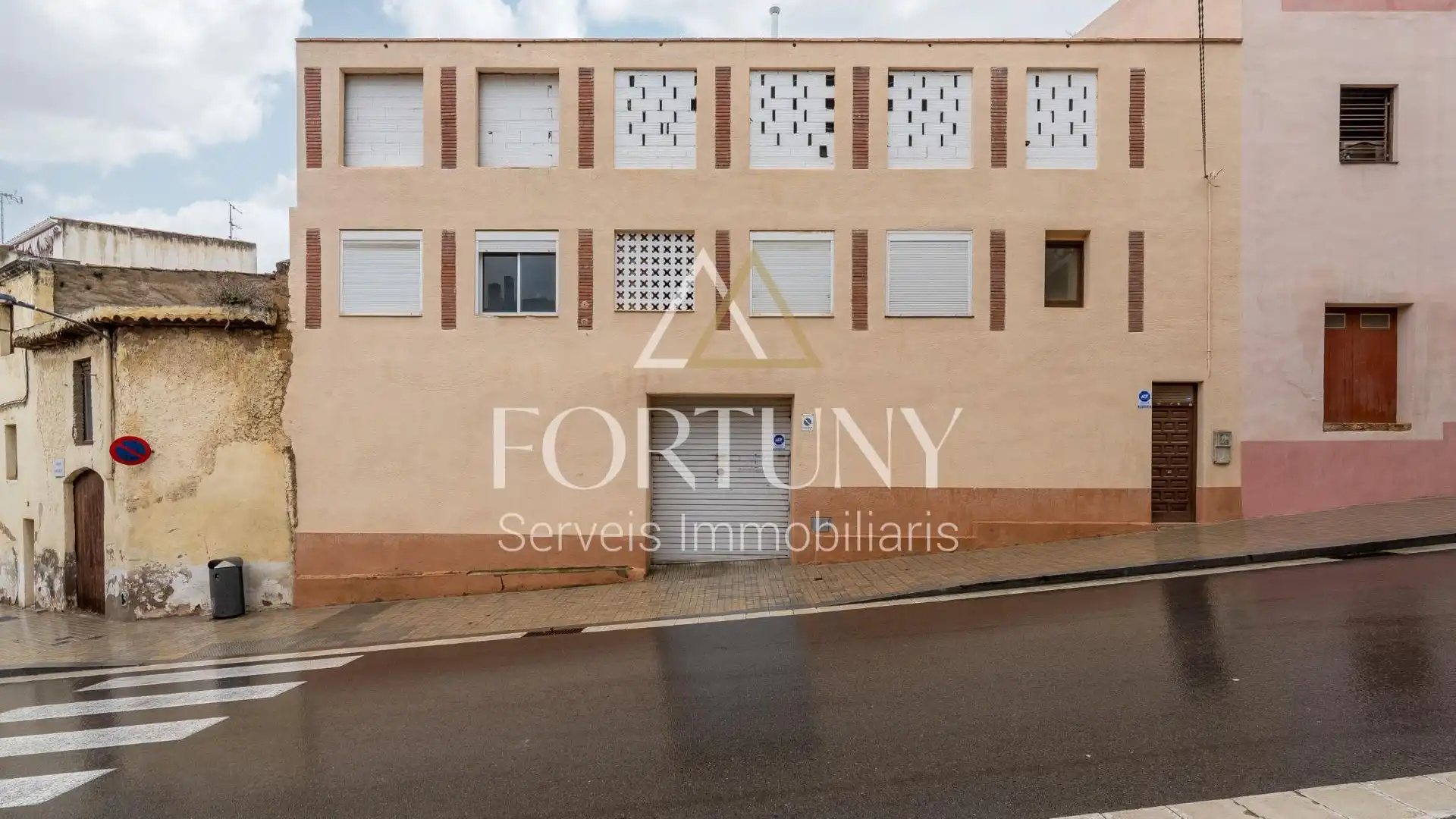 Exterior view of Building for sale in Constantí